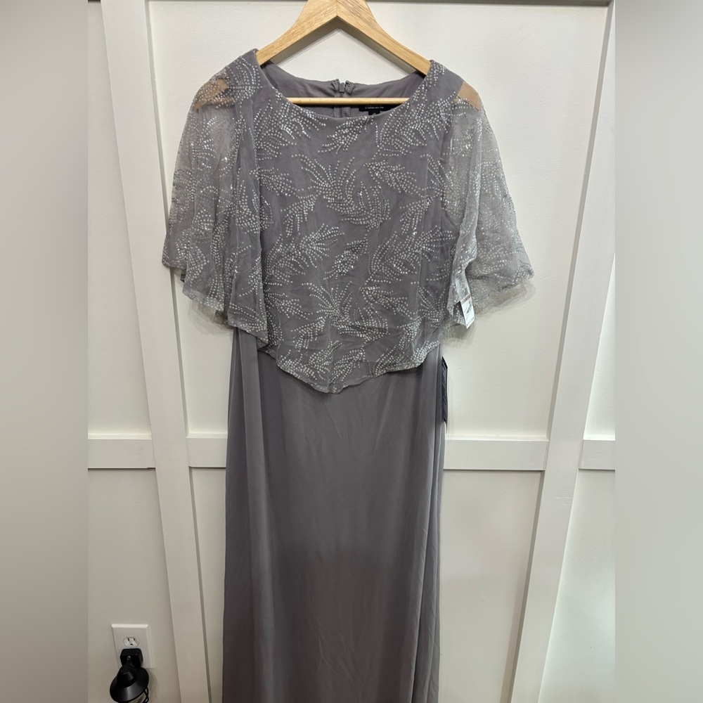 Maceys women’s silver sequin formal dress